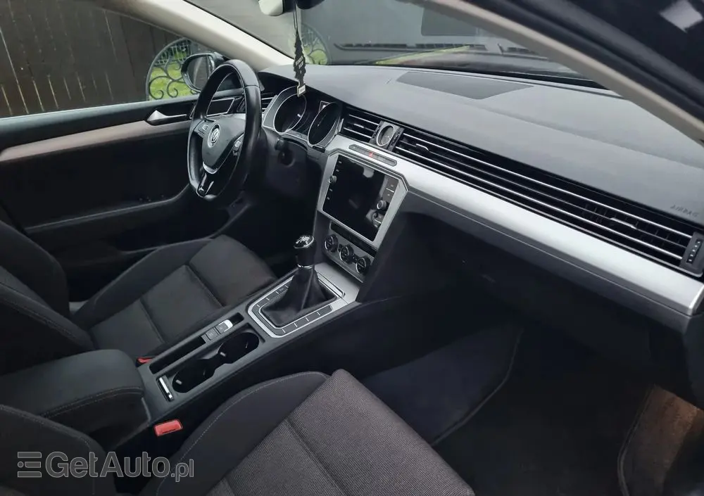 VOLKSWAGEN Passat Variant 1.5 TSI EVO Business