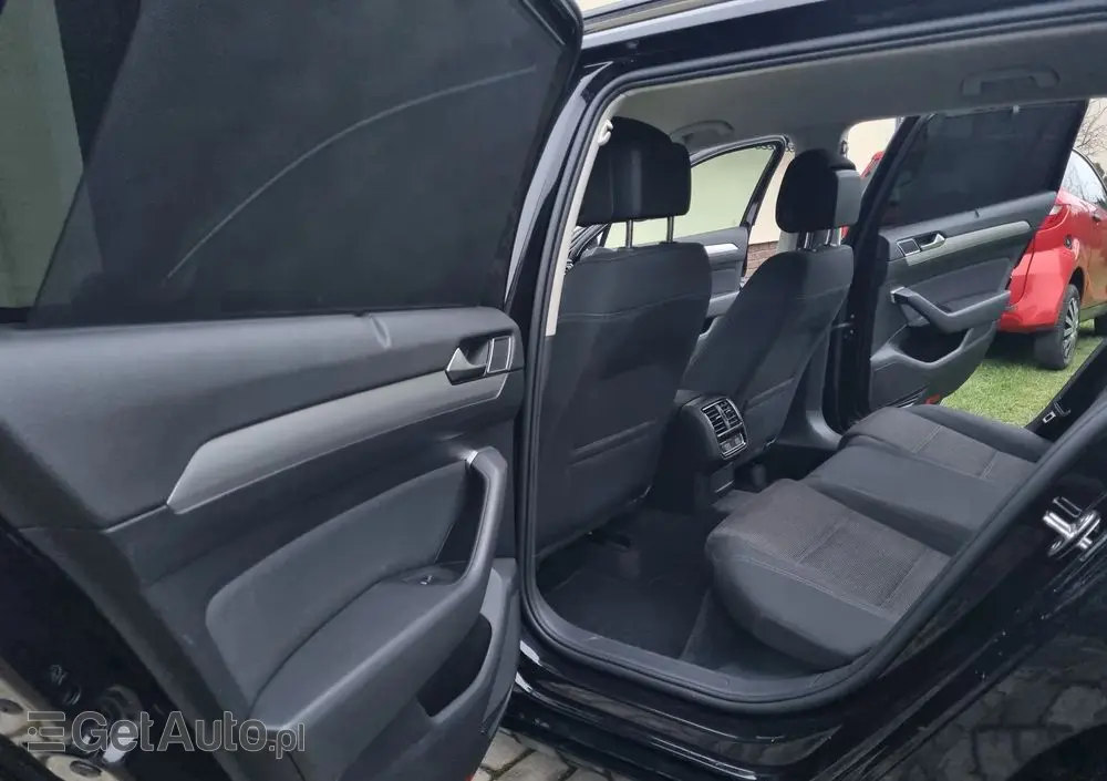 VOLKSWAGEN Passat Variant 1.5 TSI EVO Business