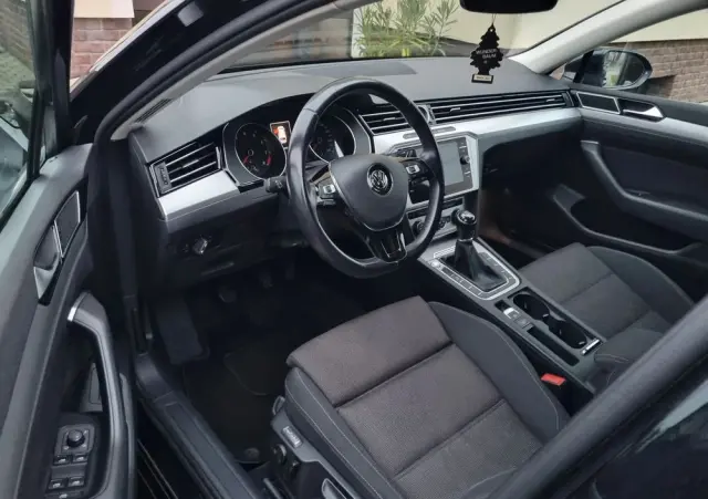 VOLKSWAGEN Passat Variant 1.5 TSI EVO Business