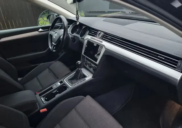 VOLKSWAGEN Passat Variant 1.5 TSI EVO Business