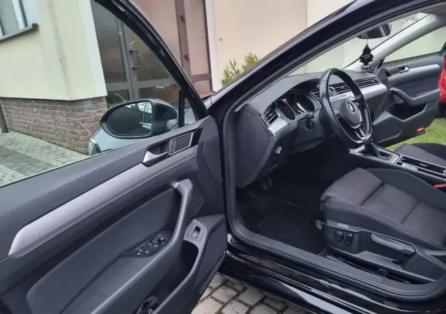 VOLKSWAGEN Passat Variant 1.5 TSI EVO Business