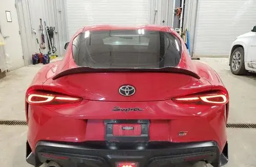 TOYOTA Supra 