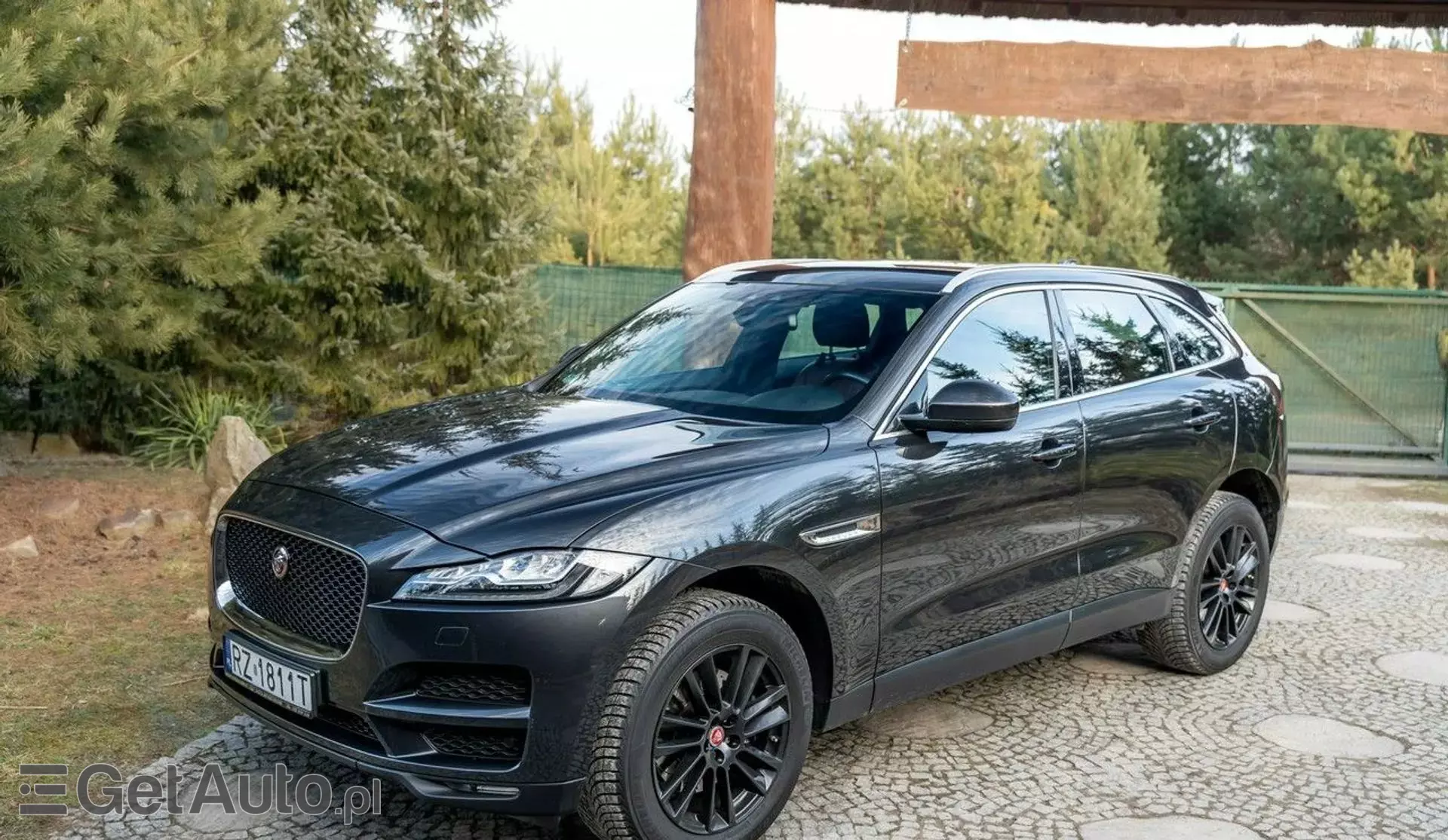 JAGUAR F-Pace 