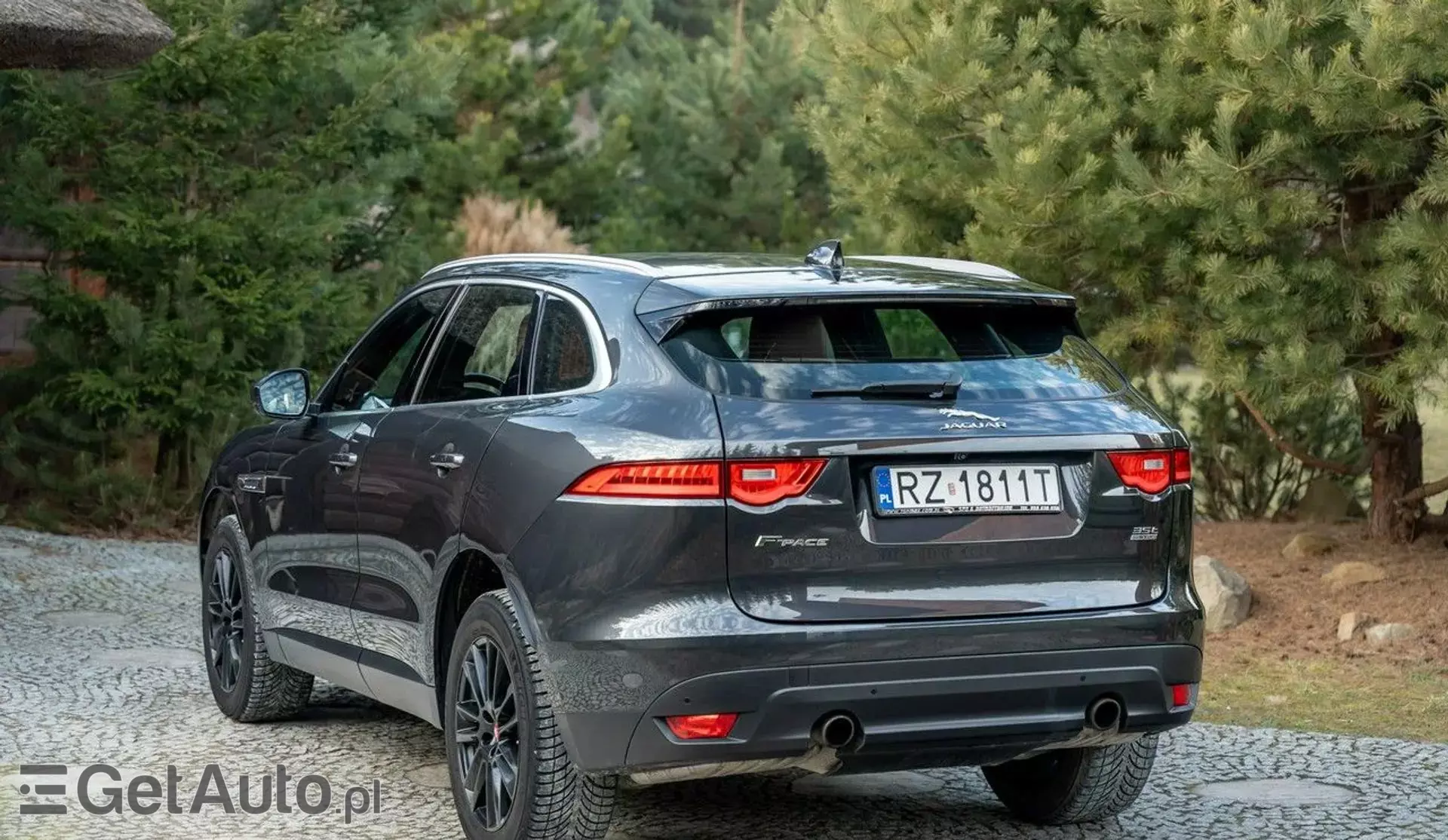 JAGUAR F-Pace 
