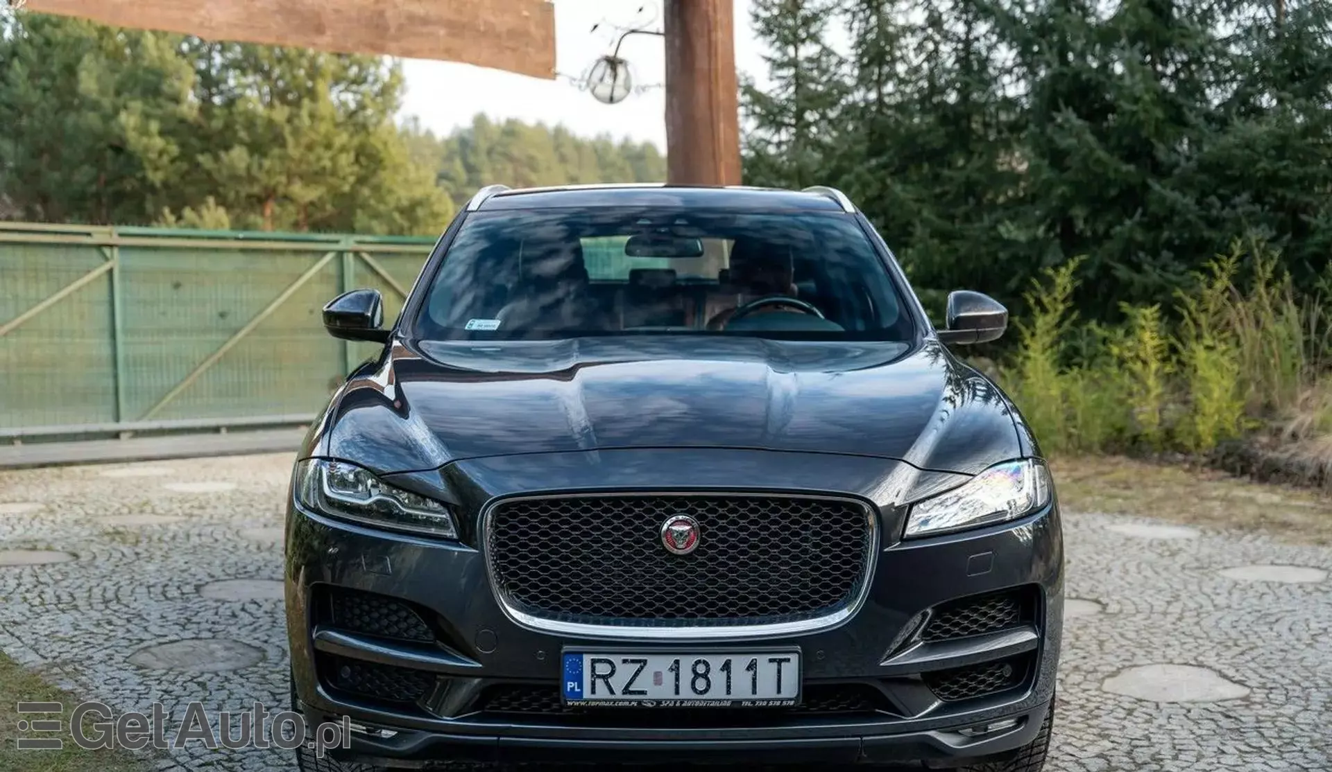 JAGUAR F-Pace 