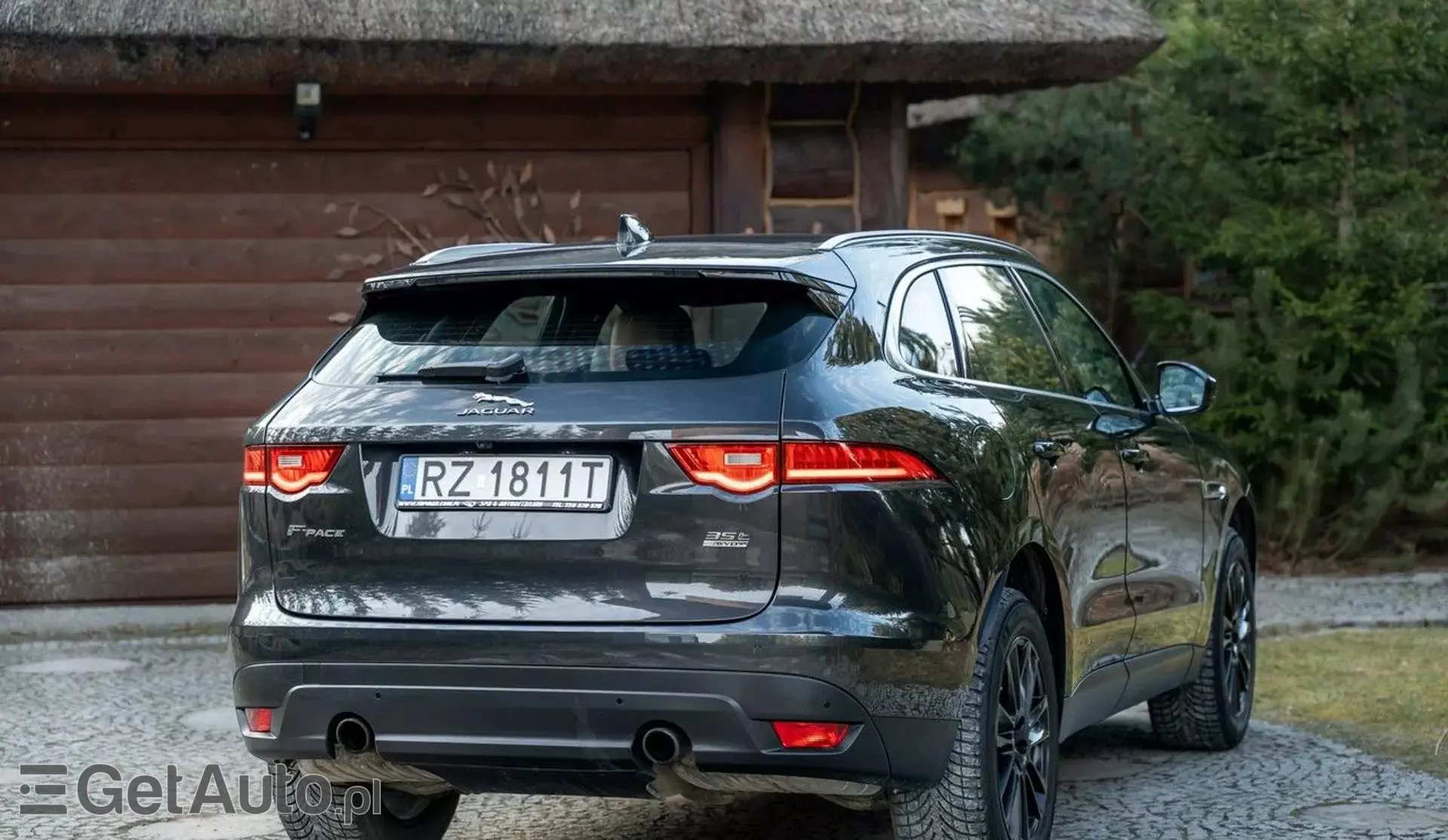 JAGUAR F-Pace 