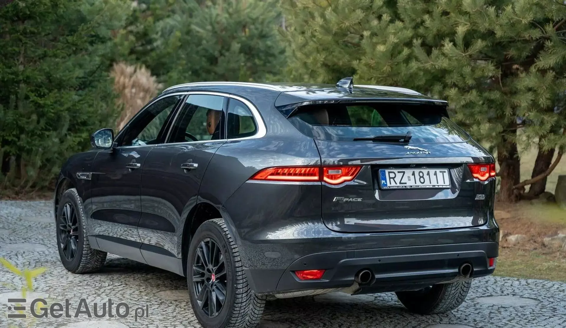 JAGUAR F-Pace 