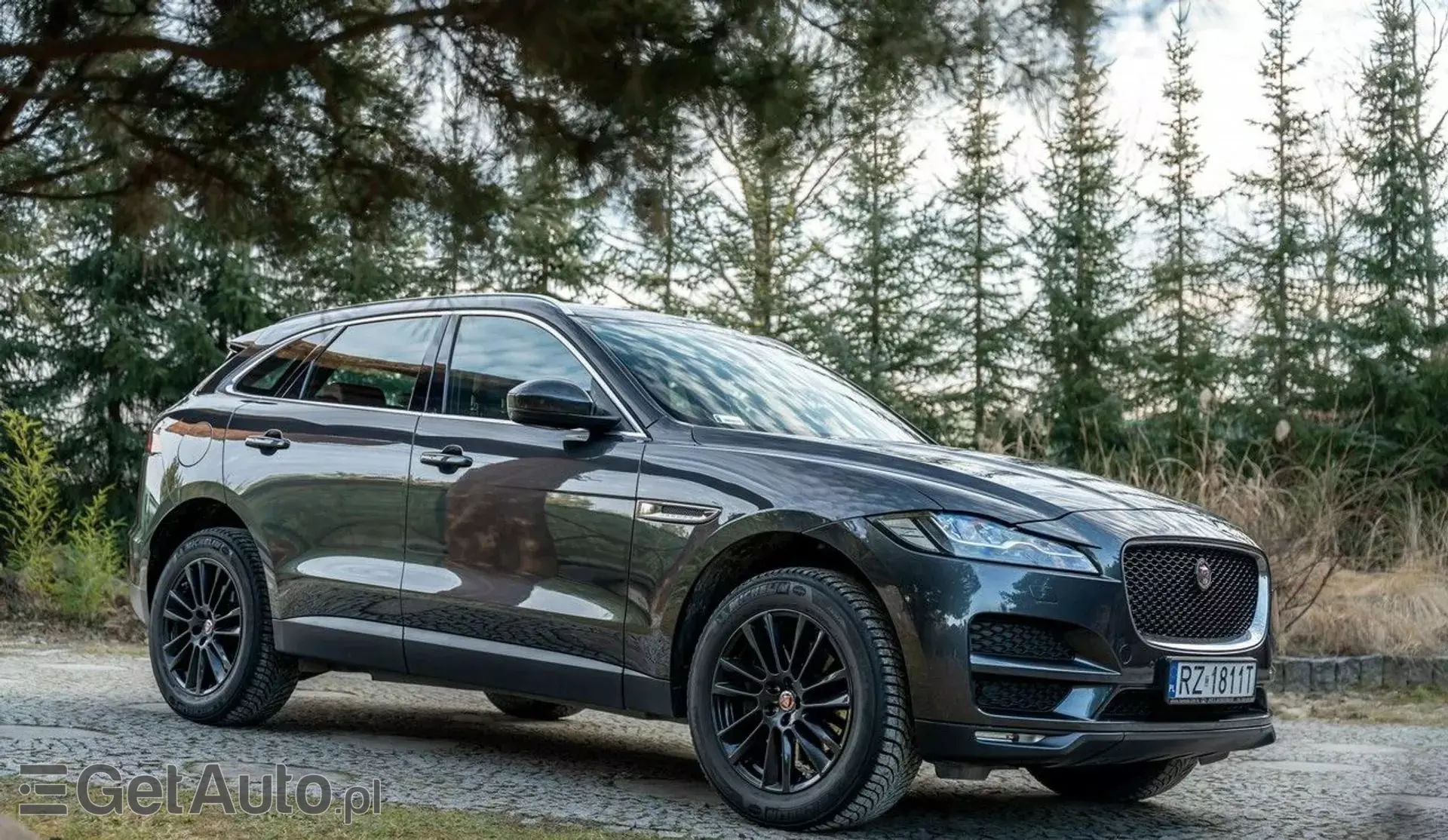 JAGUAR F-Pace 