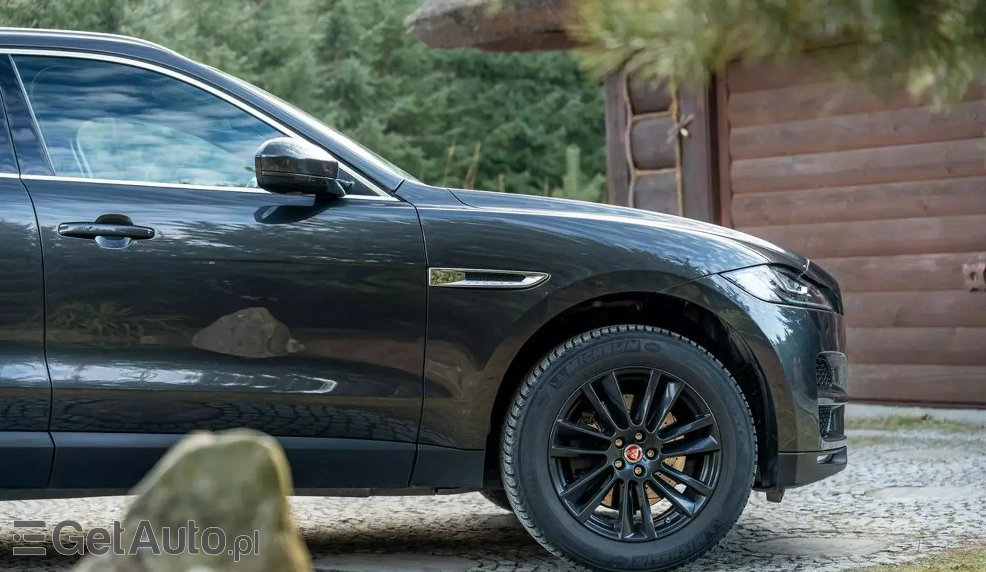 JAGUAR F-Pace 