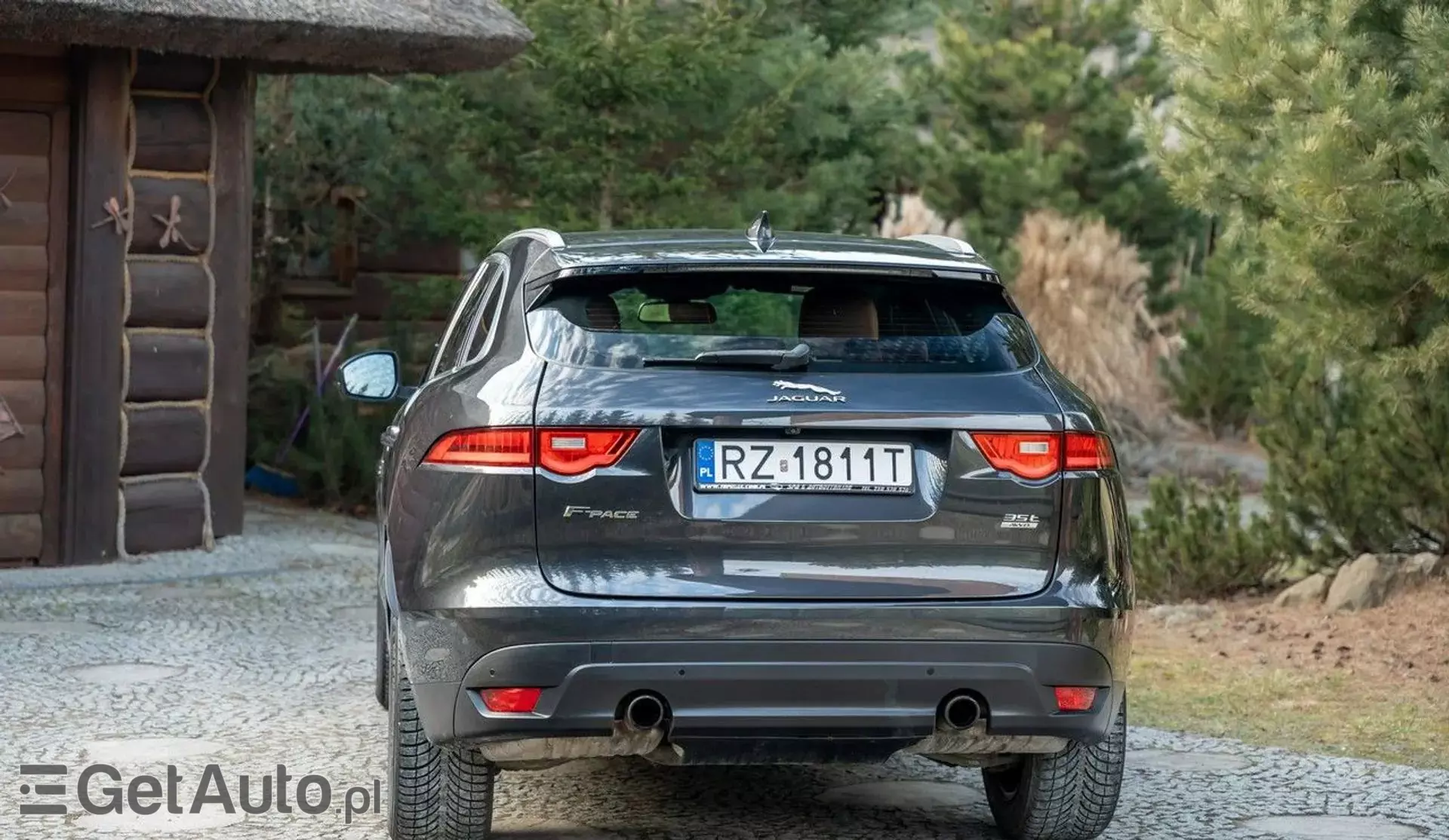 JAGUAR F-Pace 