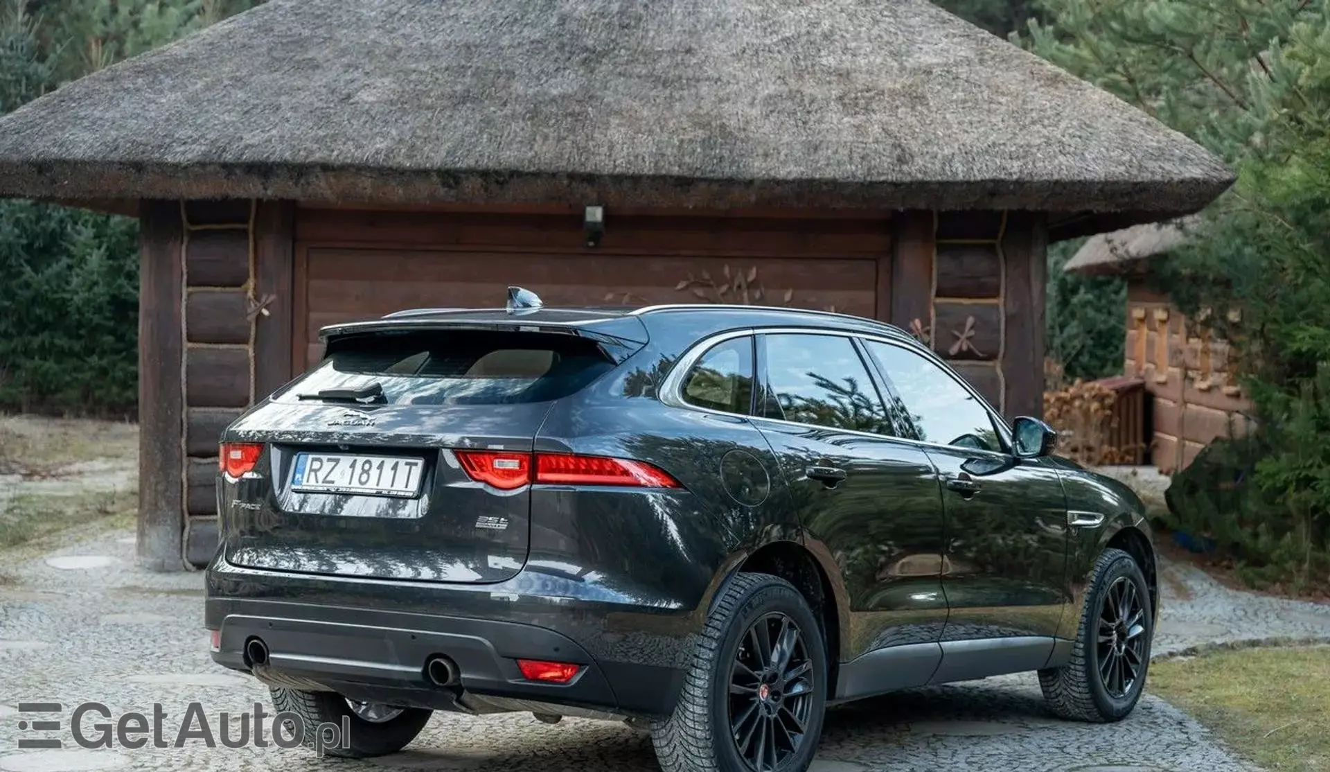JAGUAR F-Pace 