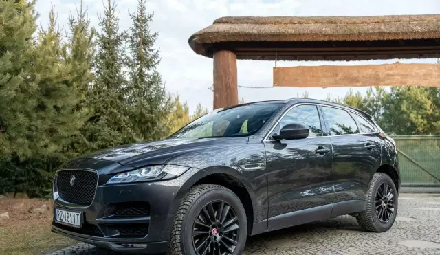 JAGUAR F-Pace 