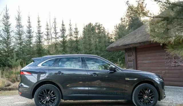 JAGUAR F-Pace 