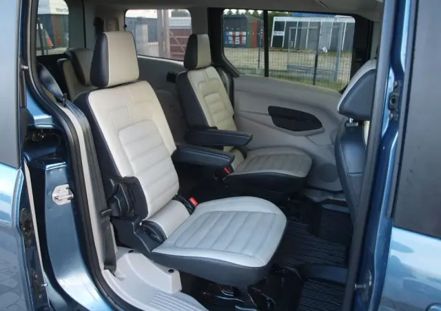 FORD Tourneo Connect Grand 