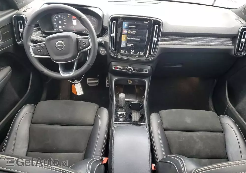 VOLVO XC 40 T5 AWD Momentum