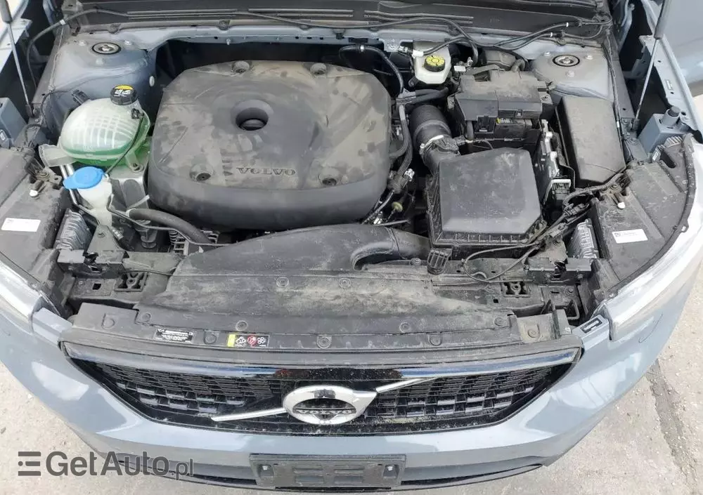 VOLVO XC 40 T5 AWD Momentum