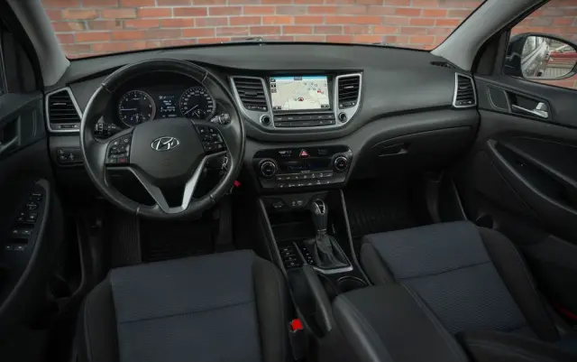 HYUNDAI Tucson 