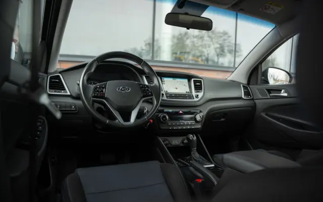 HYUNDAI Tucson 