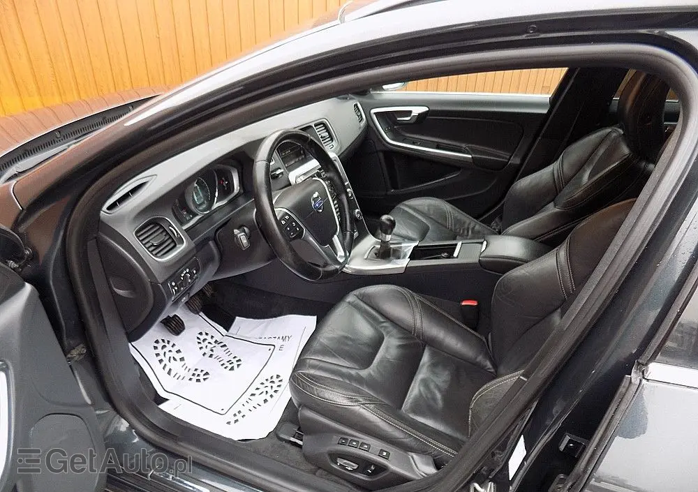 VOLVO V60 Cross Country D3 Kinetic