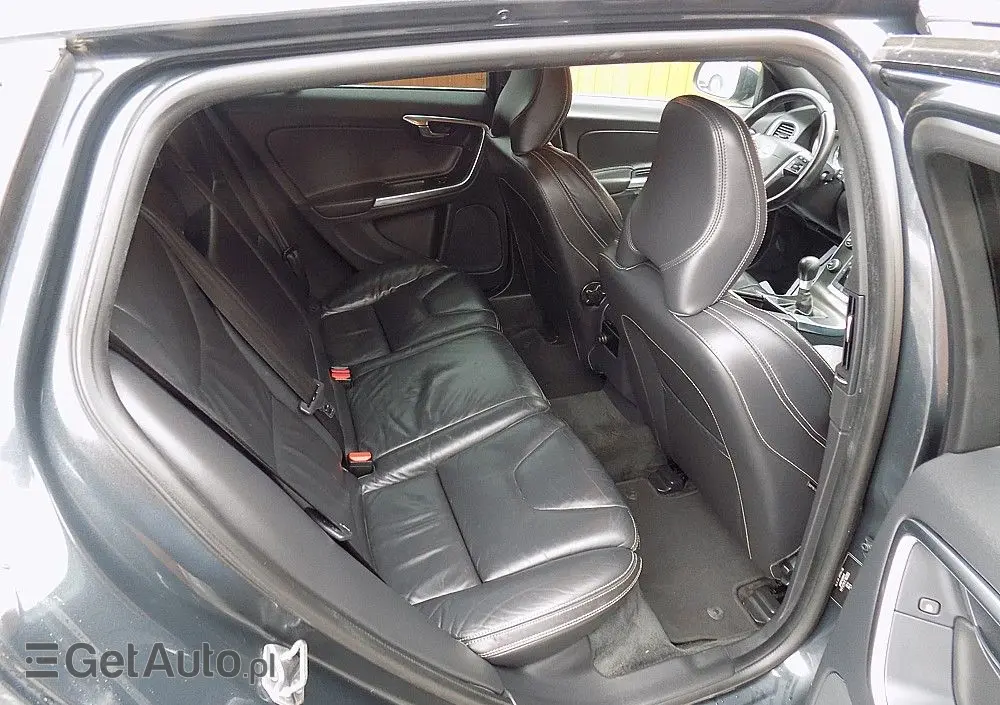 VOLVO V60 Cross Country D3 Kinetic