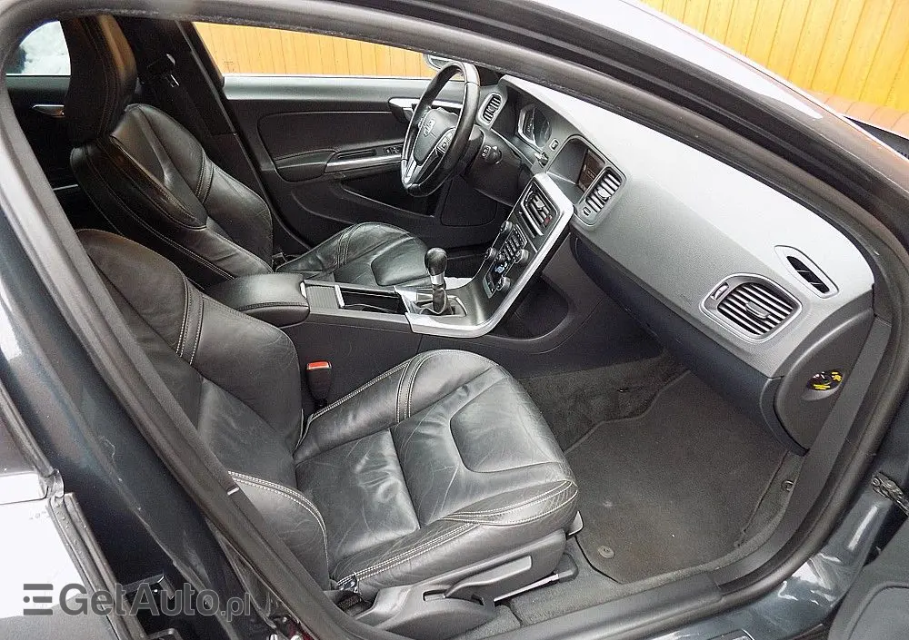 VOLVO V60 Cross Country D3 Kinetic