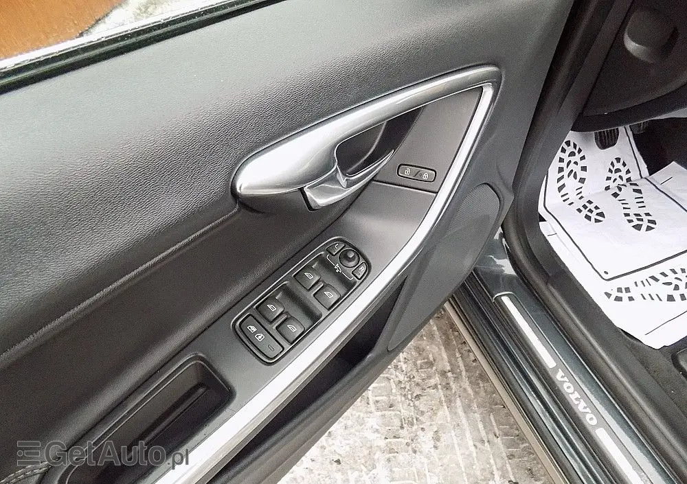 VOLVO V60 Cross Country D3 Kinetic