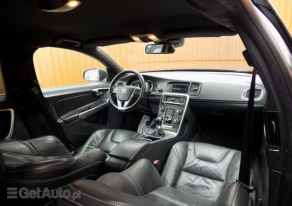 VOLVO V60 Cross Country D3 Kinetic