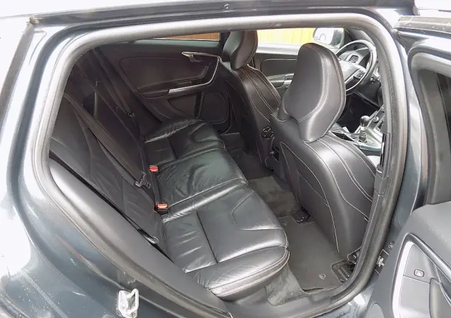 VOLVO V60 Cross Country D3 Kinetic