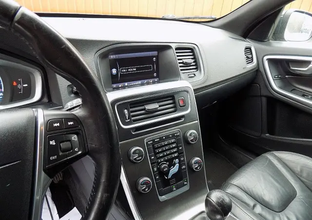 VOLVO V60 Cross Country D3 Kinetic