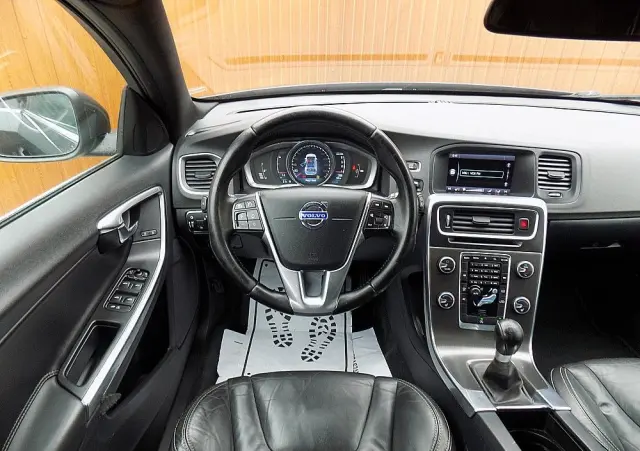 VOLVO V60 Cross Country D3 Kinetic