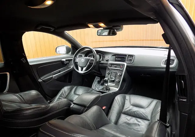 VOLVO V60 Cross Country D3 Kinetic