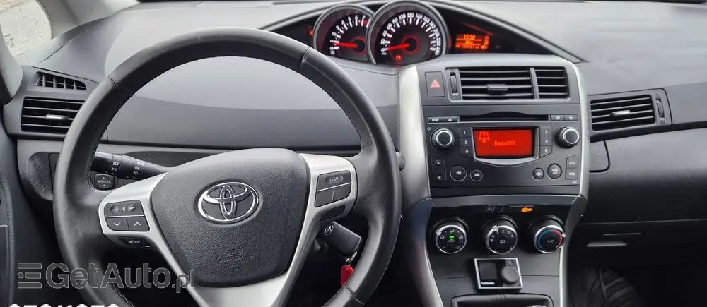 TOYOTA Verso 1.6 5-Sitzer
