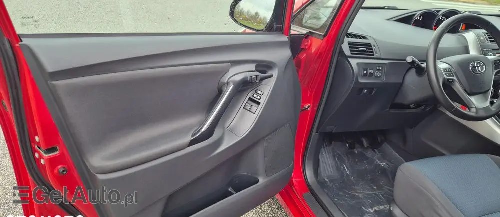 TOYOTA Verso 1.6 5-Sitzer