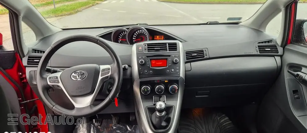 TOYOTA Verso 1.6 5-Sitzer