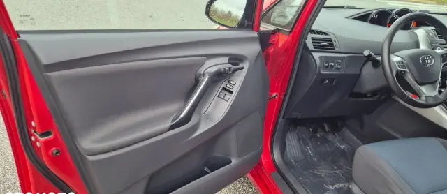 TOYOTA Verso 1.6 5-Sitzer