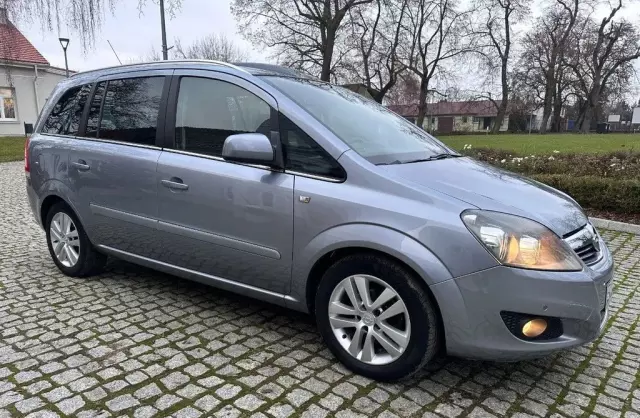 OPEL Zafira 