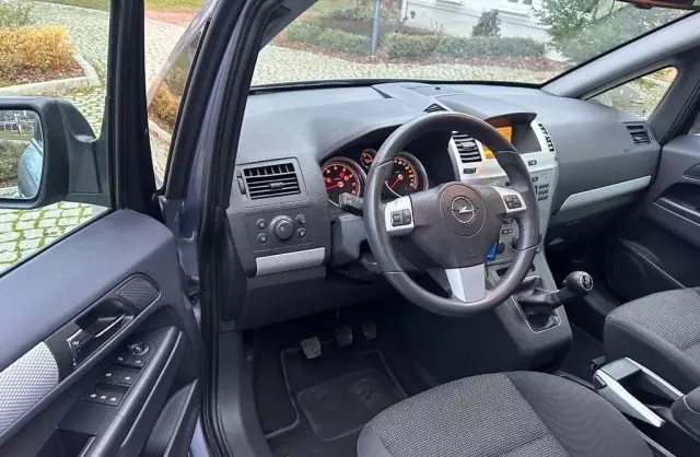 OPEL Zafira 