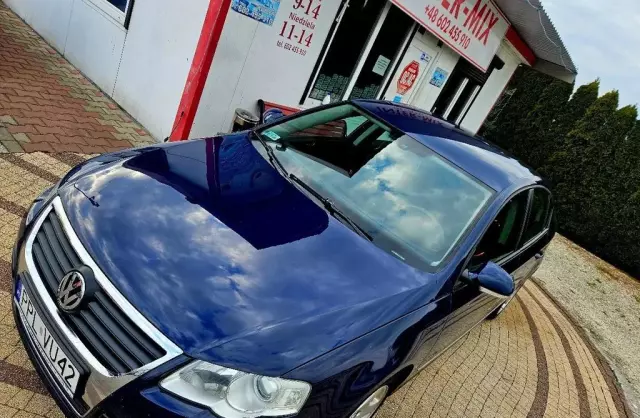 VOLKSWAGEN Passat 