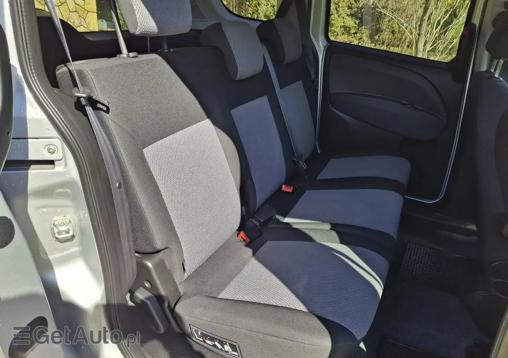 FIAT Doblo 1.6 16V Multijet Start&Stopp Dualogic Emotion Family