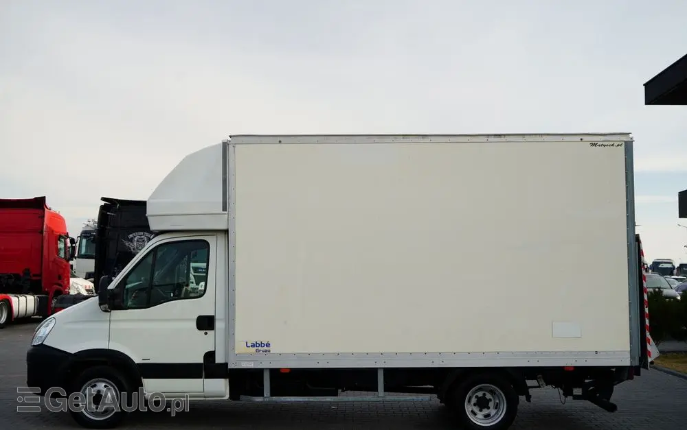 IVECO DAILY 35-150 / KONTENER 4,3 m  / WINDA 750 KG / BLIŹNIAK / SPROWADZONY 