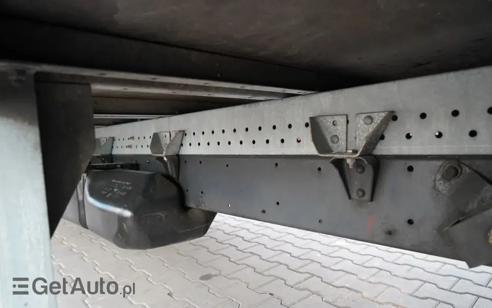 IVECO DAILY 35-150 / KONTENER 4,3 m  / WINDA 750 KG / BLIŹNIAK / SPROWADZONY 