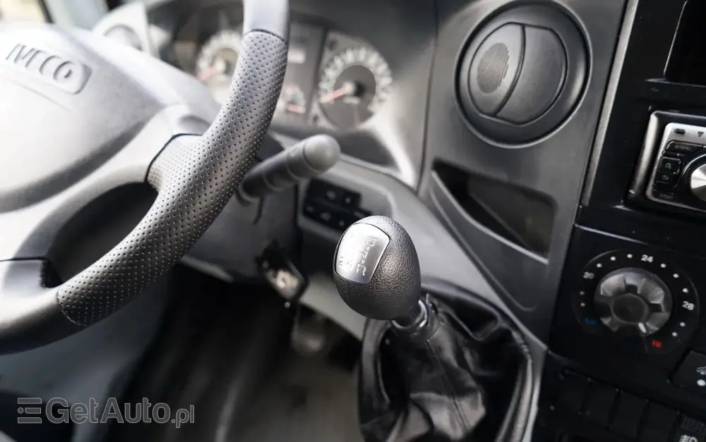 IVECO DAILY 35-150 / KONTENER 4,3 m  / WINDA 750 KG / BLIŹNIAK / SPROWADZONY 