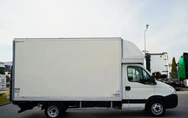 IVECO DAILY 35-150 / KONTENER 4,3 m  / WINDA 750 KG / BLIŹNIAK / SPROWADZONY 