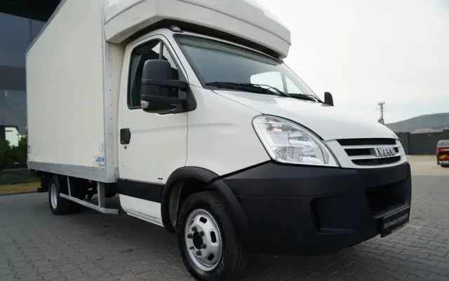 IVECO DAILY 35-150 / KONTENER 4,3 m  / WINDA 750 KG / BLIŹNIAK / SPROWADZONY 