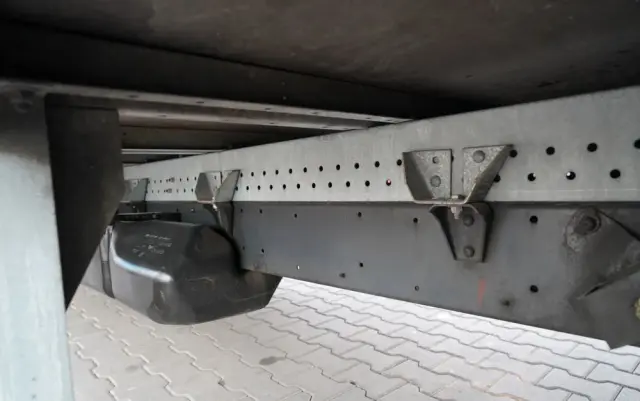 IVECO DAILY 35-150 / KONTENER 4,3 m  / WINDA 750 KG / BLIŹNIAK / SPROWADZONY 