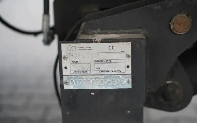 IVECO DAILY 35-150 / KONTENER 4,3 m  / WINDA 750 KG / BLIŹNIAK / SPROWADZONY 