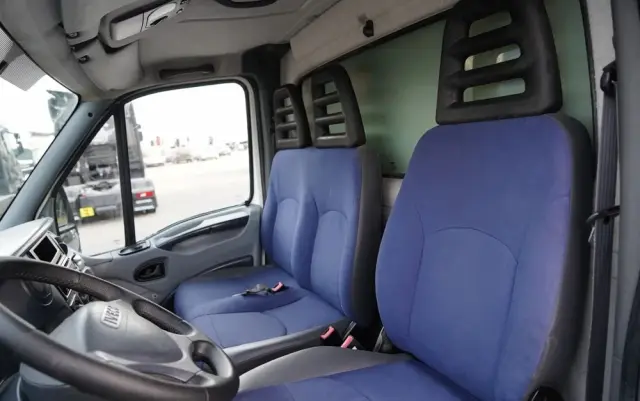 IVECO DAILY 35-150 / KONTENER 4,3 m  / WINDA 750 KG / BLIŹNIAK / SPROWADZONY 