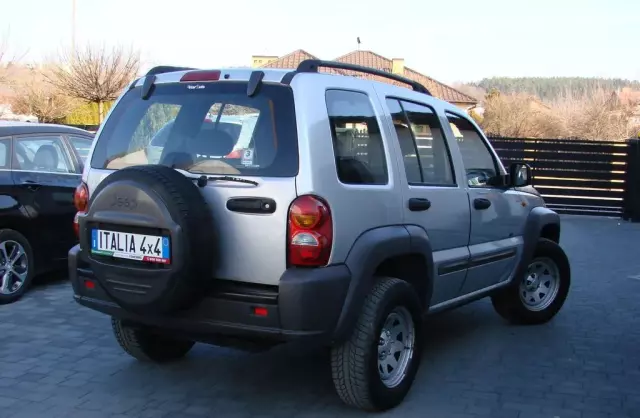 JEEP Cherokee 2.5 CRD (143 KM)