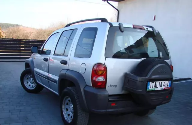 JEEP Cherokee 2.5 CRD (143 KM)