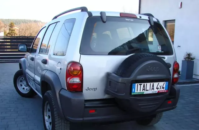 JEEP Cherokee 2.5 CRD (143 KM)